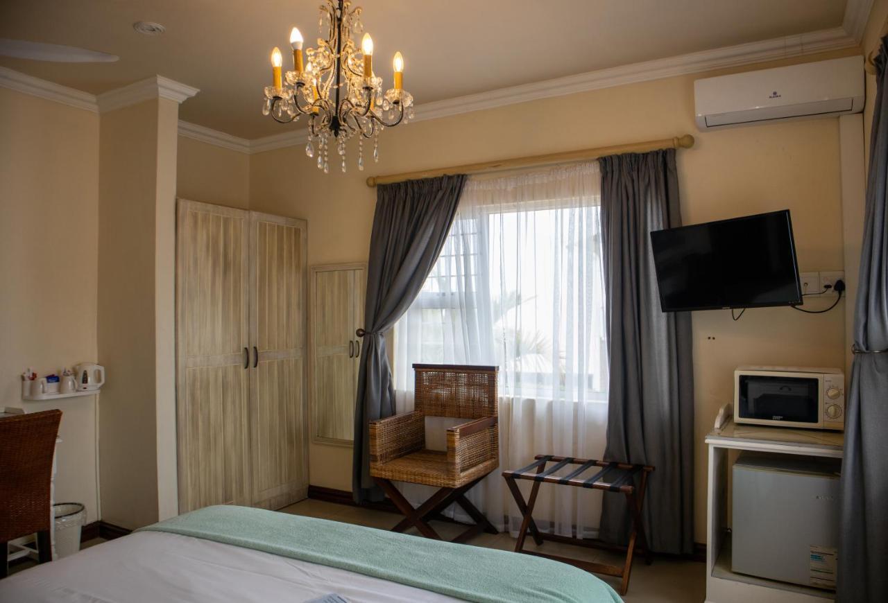 305 Guest House Amanzimtoti Ngoại thất bức ảnh